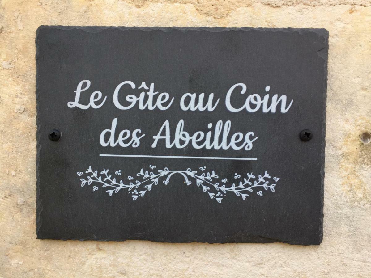 Le Gite Au Coin Des Abeilles La Caillère Exterior foto